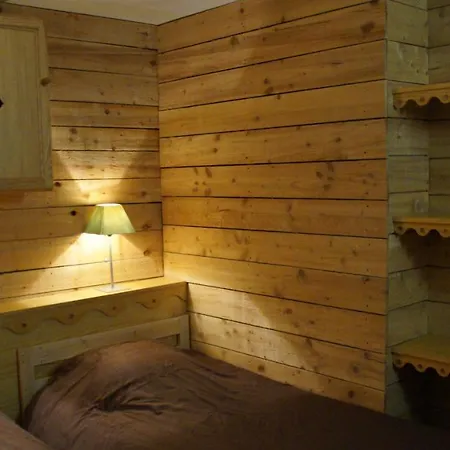 4 Personnes Saint-lary Village Apartamento